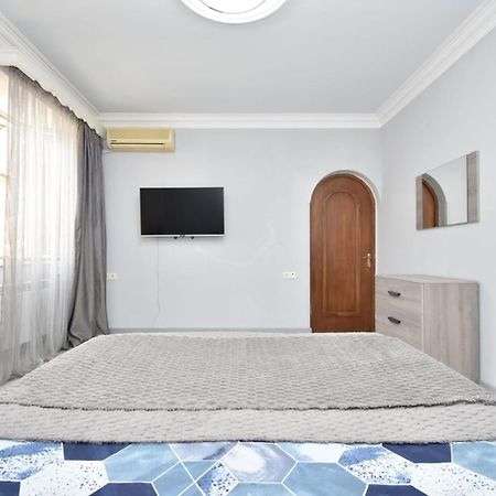 Luxury Spacious Apartment On Saryan Street.Centre Єреван Екстер'єр фото