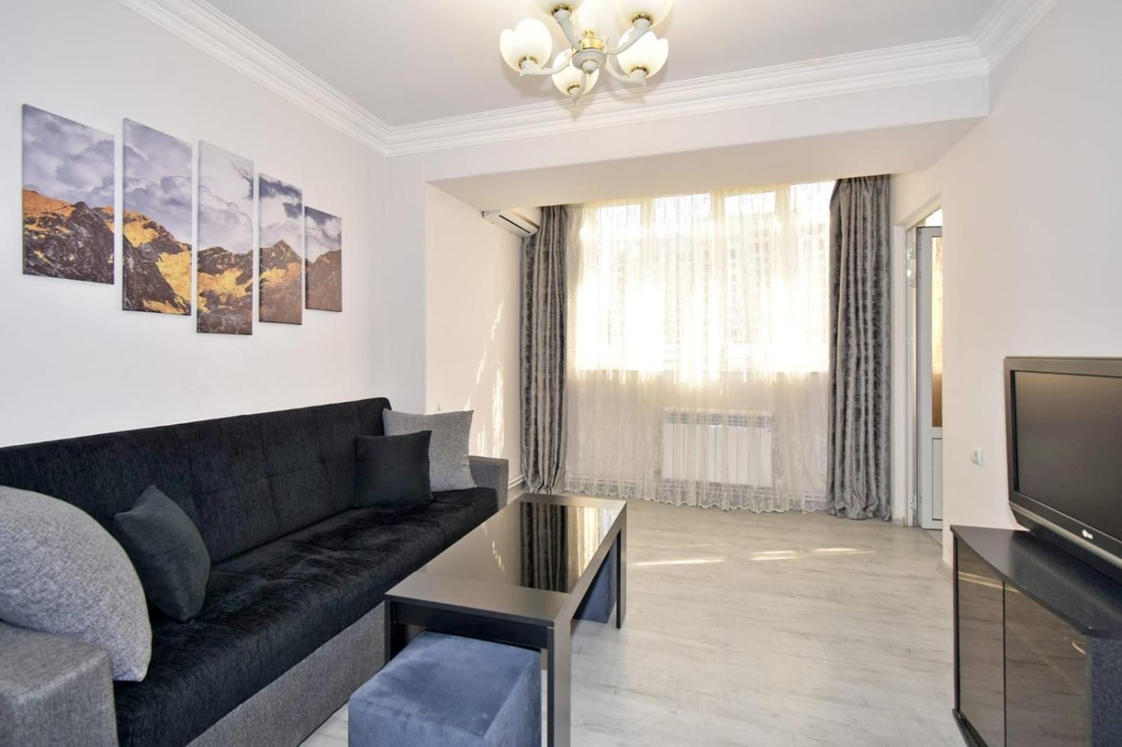 Luxury Spacious Apartment On Saryan Street.Centre Єреван Екстер'єр фото